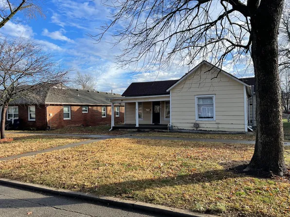 414 N 9th St, Independence, KS 67301