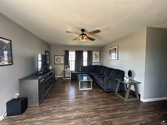 4th image of 302 W 13th St