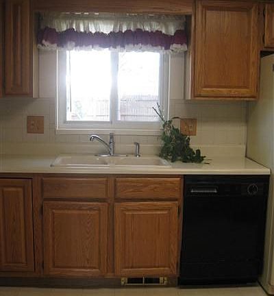 4th image of 3830 Benfield Dr