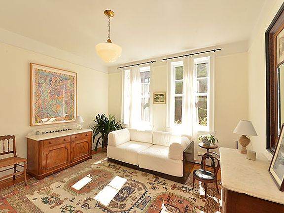 4th image of 35-19 76th St APT 22