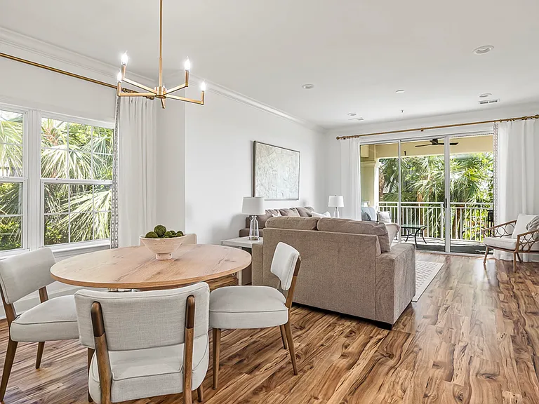201 Windward Point Dr #201 — Photo 4