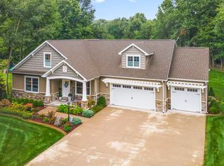 13889 Adirondack Ct, Middlebury, IN 46540