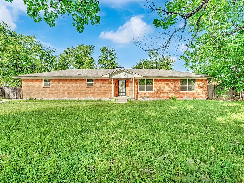 2630 Pasteur Ave