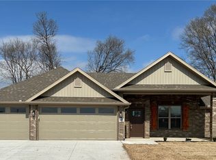 606 Phyllis Farm Rd, Prairie Grove, AR 72753