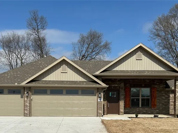 606 Phyllis Farm Rd, Prairie Grove, AR 72753