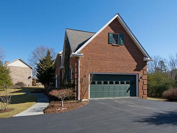 5th image of 352 Lamplighter Dr
