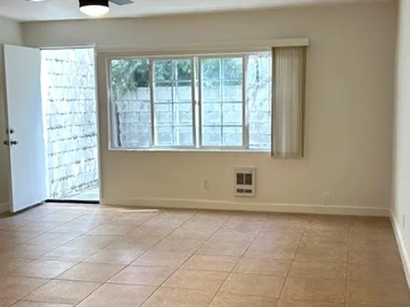 11856 Inglewood Ave #E, Hawthorne, CA 90250