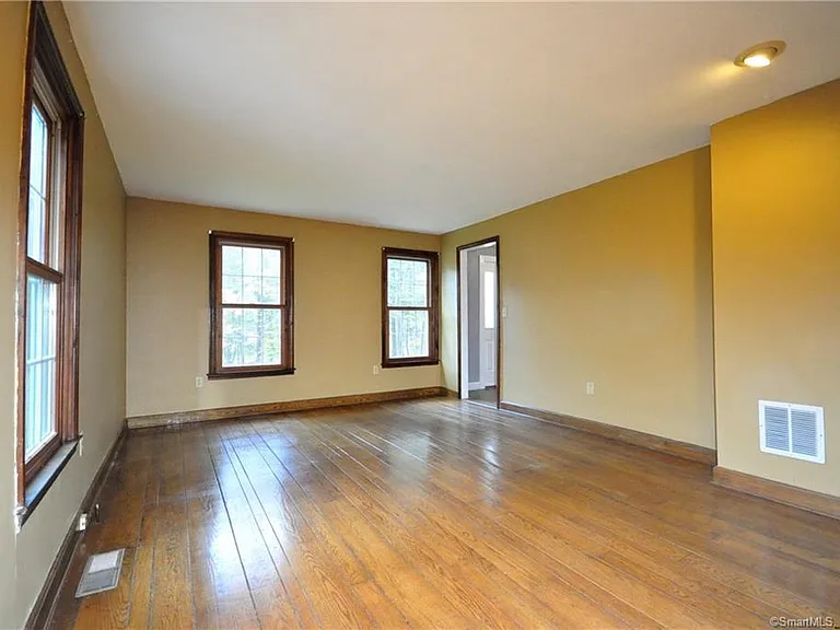 706 Maple St — Photo 11