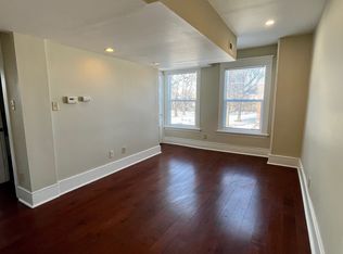 1001 S 4th St APT 2W, Springfield, IL 62703