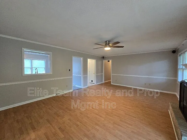 2021 Downey St — Photo 8