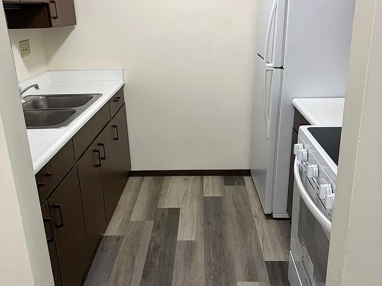 580 Knowlton St #101-204 — Photo 2