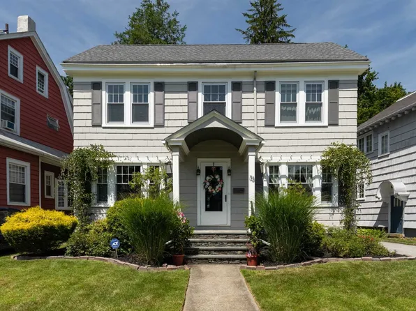 33 Crescent Rd, Poughkeepsie, NY 12601