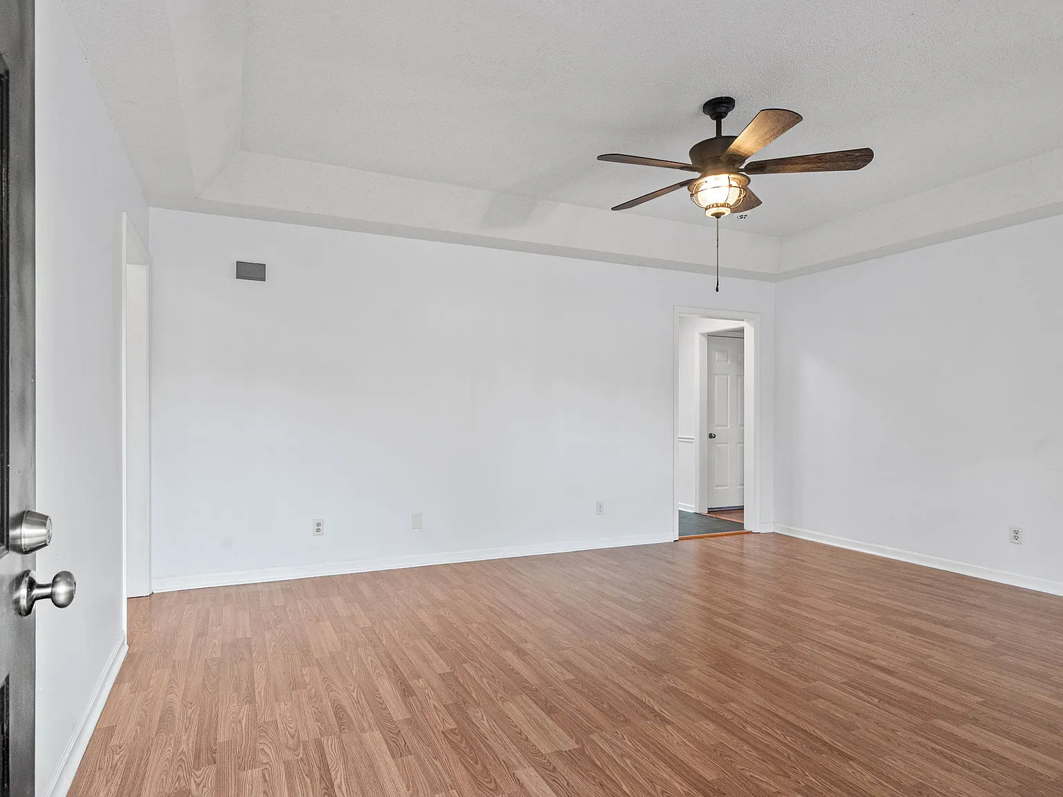3 bed, 1265 sqft, $1,800 — Photo 3