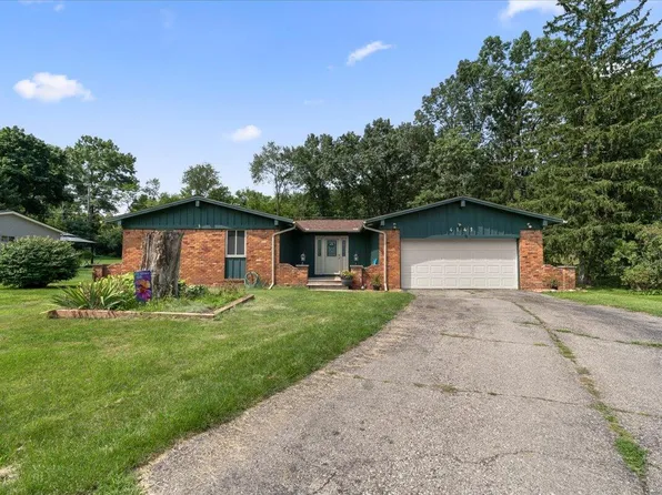 4141 England Beach Rd, White Lake, MI 48383