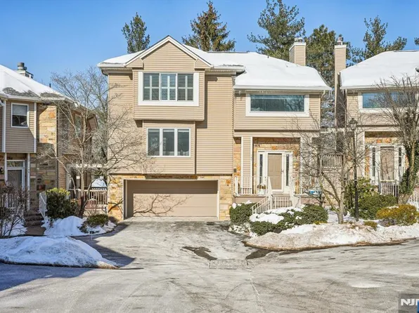 157 Clarken Dr #102, West Orange, NJ 07052