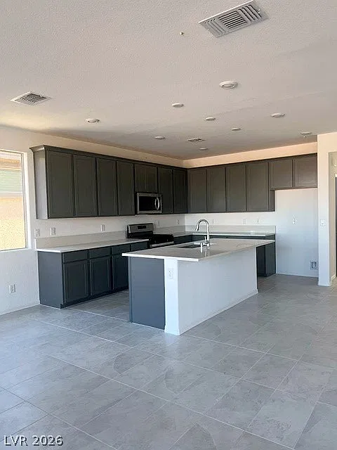 4 bed, 3.0 bath, 2677 sqft, $2,875 — Photo 3