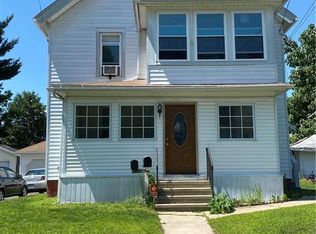 49 Holbrook St, Ansonia, CT 06401