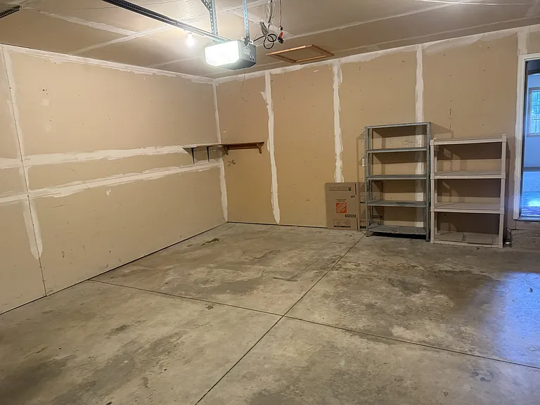 2701-2703 N Wuthering Hills Dr — Photo 11