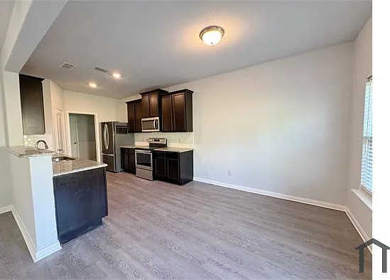 2950 Parker Rd — Photo 8