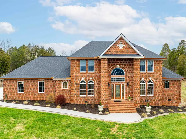 120 River Ridge Dr, Pearisburg, VA 24134