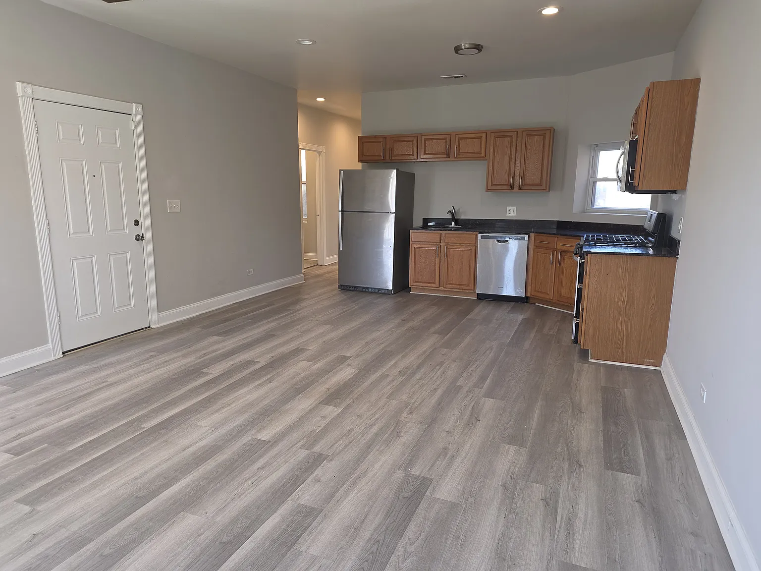 2 bed, 2.0 bath, $2,050 — Photo 3
