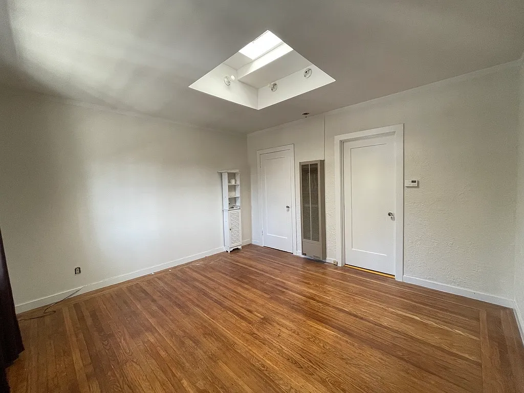 1604 Lincoln St — Photo 4
