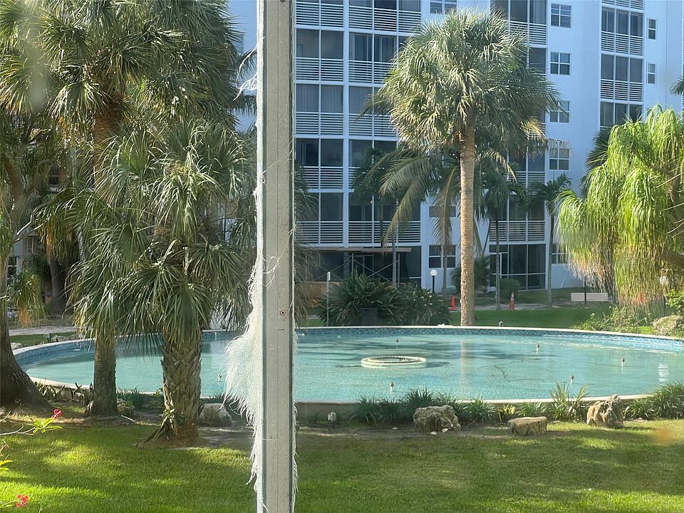 1st image of 2731 NE 14th Street Causeway #226