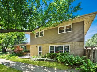 4700 W 98th Pl, Oak Lawn, IL 60453