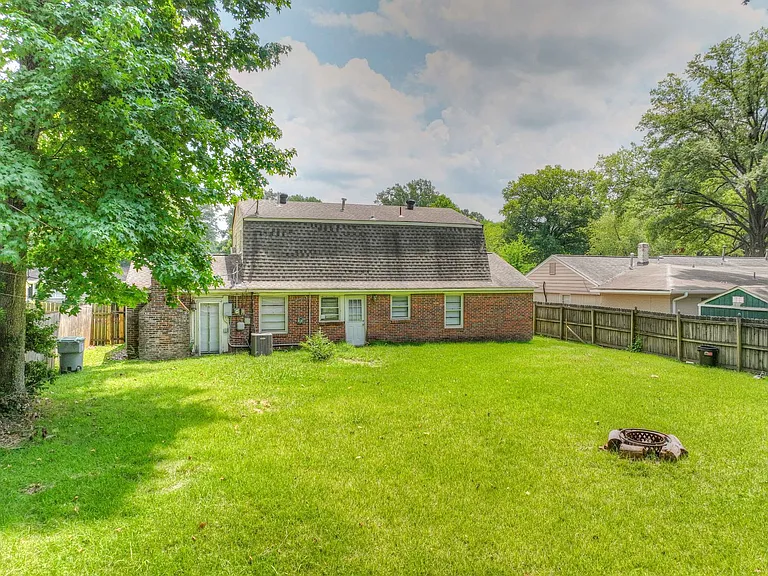 1261 W Perkins Rd — Photo 24