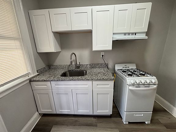 3rd image of 32 Chestnut St APT 1