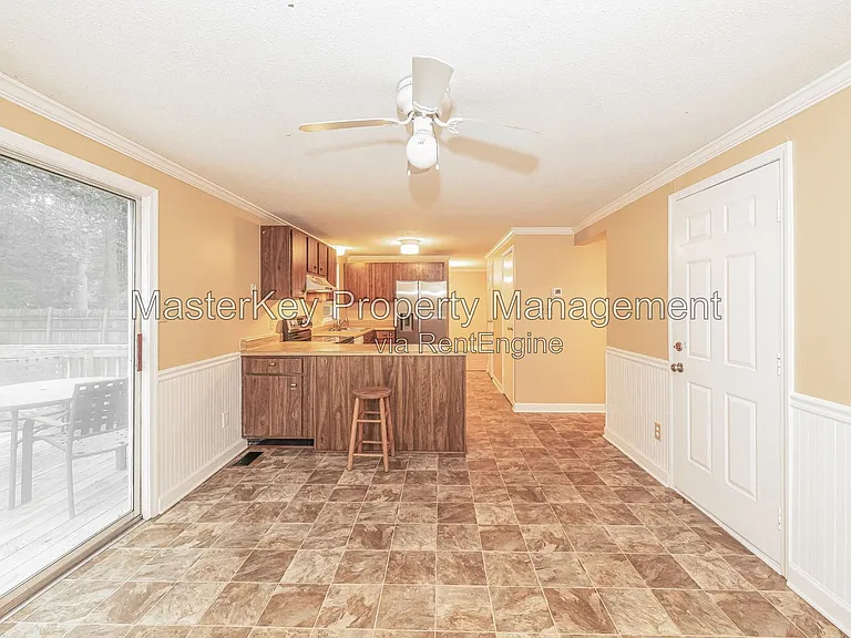 104 Castle Bay Ct — Photo 6