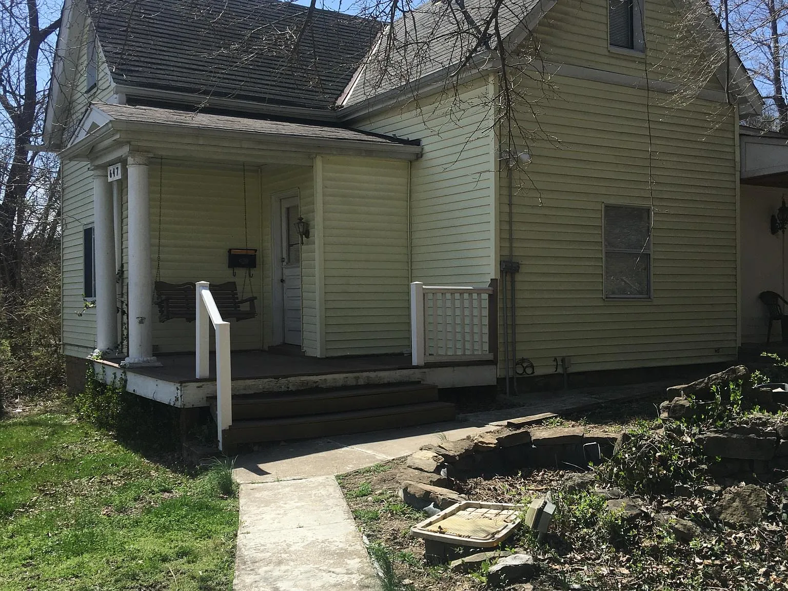 647 Delta Ave — Photo 1