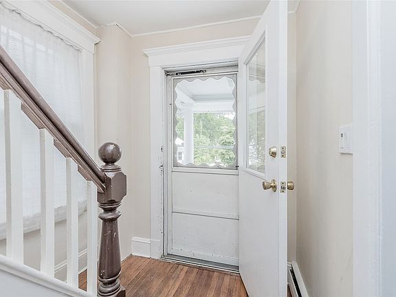 4th image of 147 Carley Ave