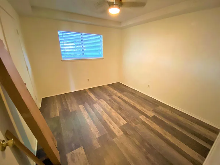 223 Hood St — Photo 16