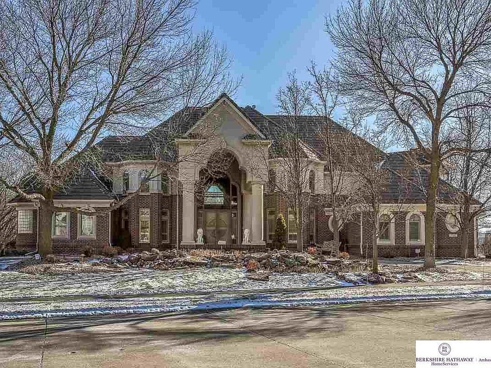 1st image of 17067 Pasadena Ct