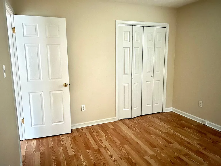 111 Sunset Dr #102 — Photo 5