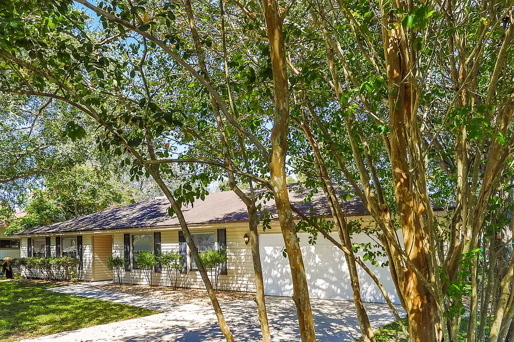 4 bed, 2.0 bath, 2124 sqft, $3,680 — Photo 4