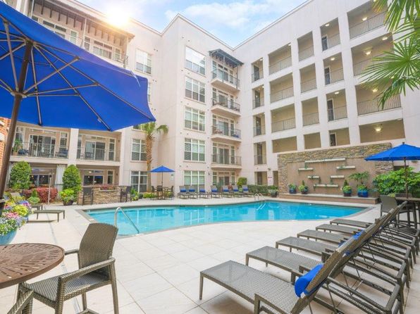 1312 S College St #1-1327