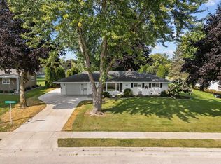 401 S Parkway Dr, BRILLION, WI 54110