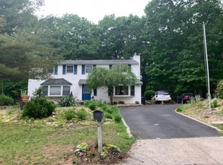 34 Scout Trl, Ridge, NY 11961