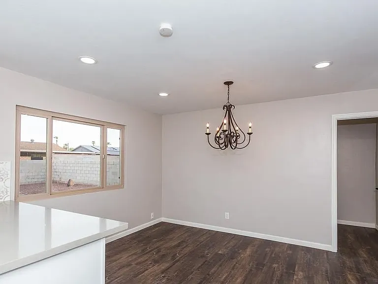 2677 S Beverly Ln — Photo 5