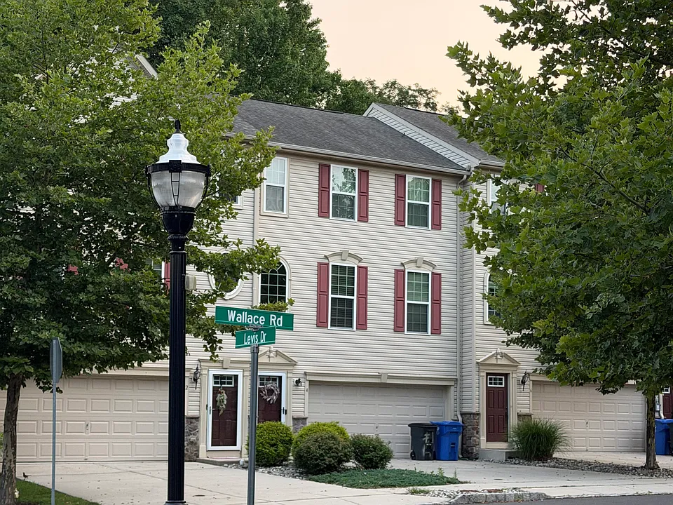 4 Wallace Rd