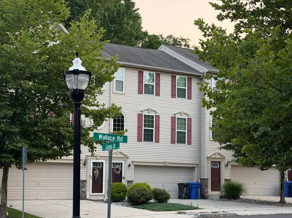 4 Wallace Rd, Mount Holly, NJ 08060