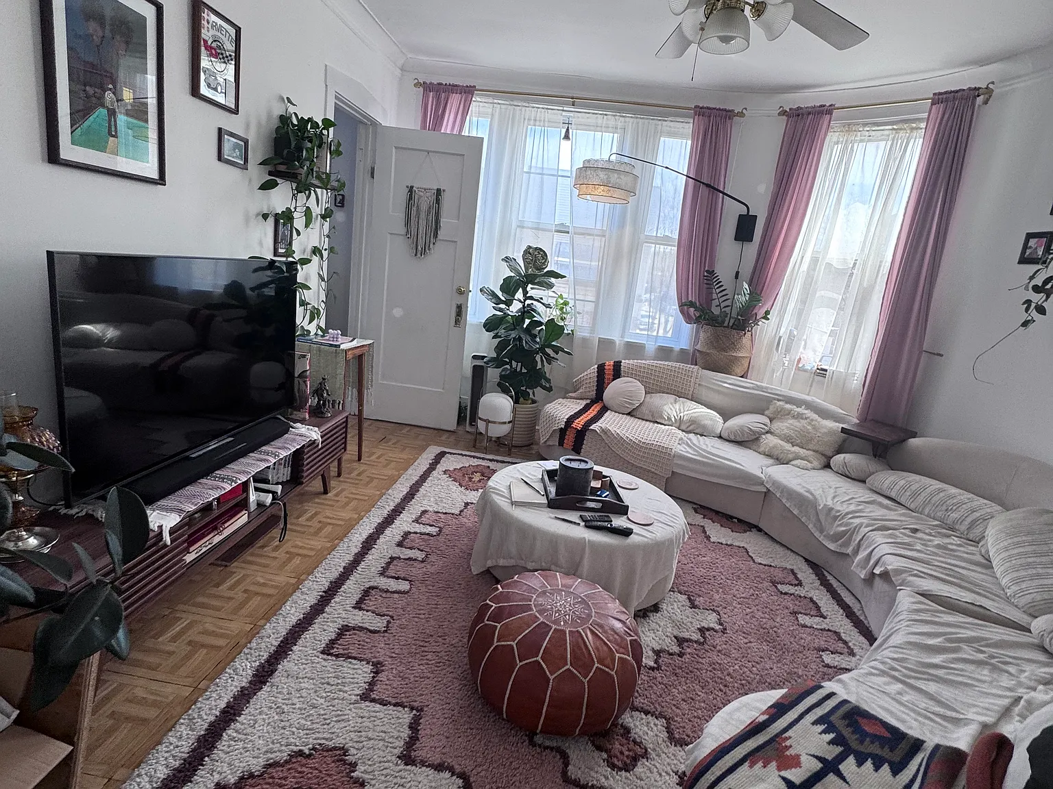 3 bed, 1000 sqft, $1,949 — Photo 4