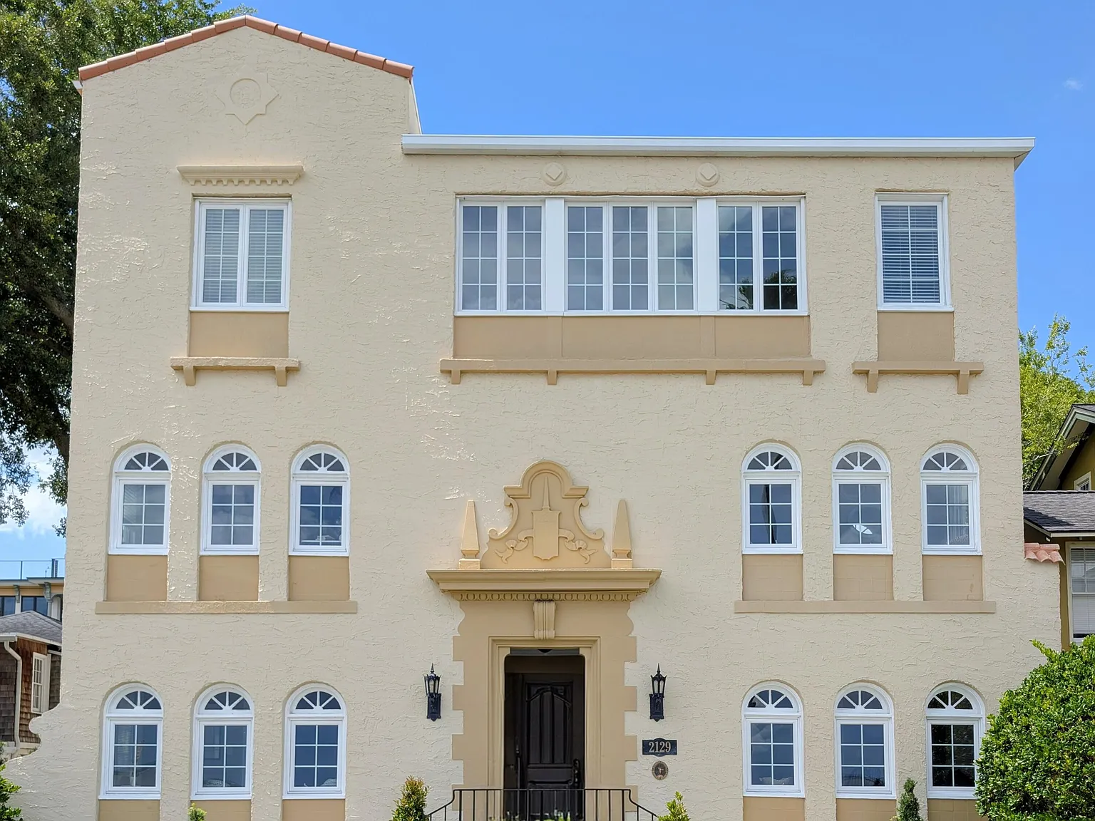 3 bed, 3.0 bath, 2200 sqft, $3,195 — Photo 1