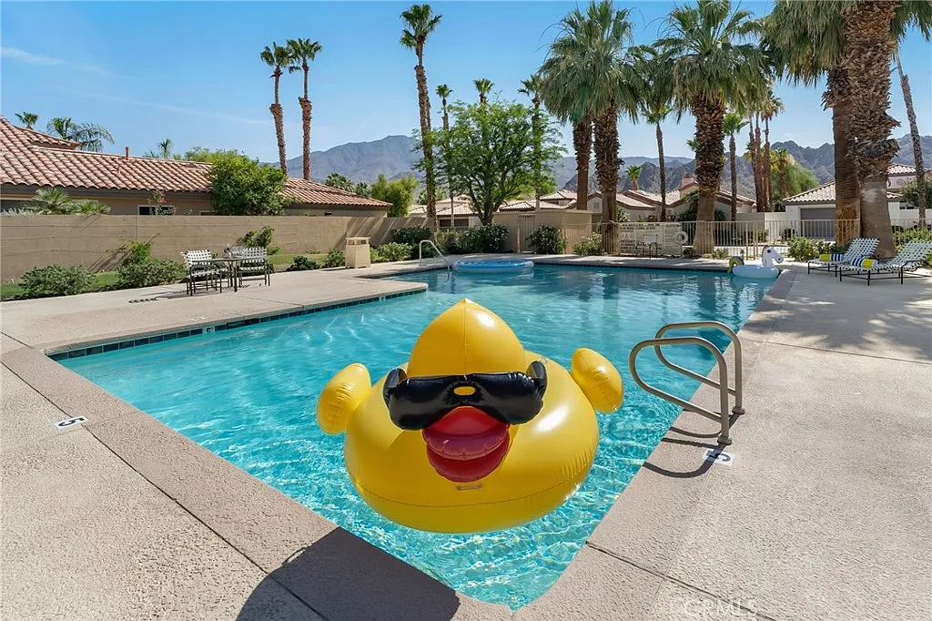 3 bed, 2.5 bath, 1621 sqft, $3,375 — Photo 3