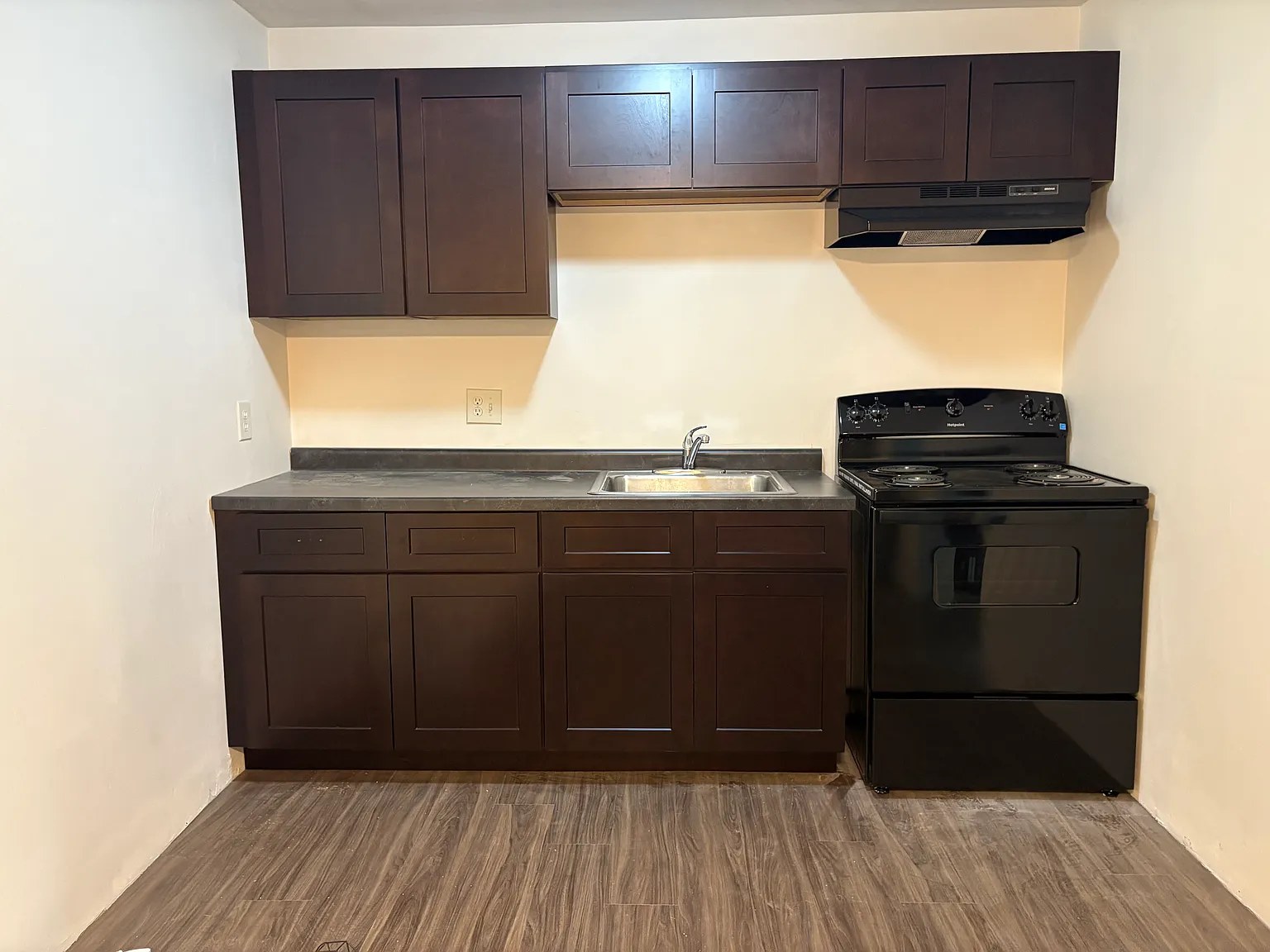 2 bed, 1000 sqft, $895 — Photo 4