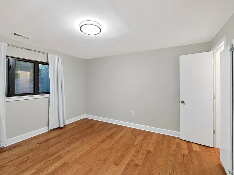 745 Sagamore Dr — Photo 22