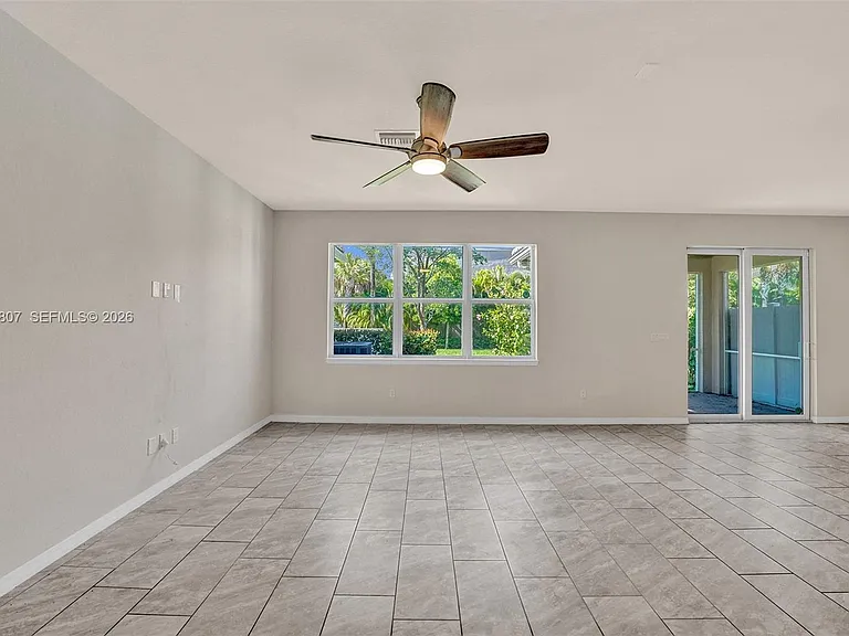 4764 Eucalyptus Dr — Photo 4