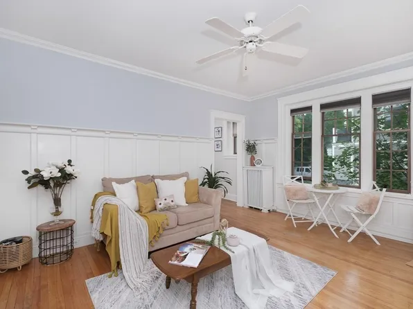 169 Washington St APT 9, Newton, MA 02458